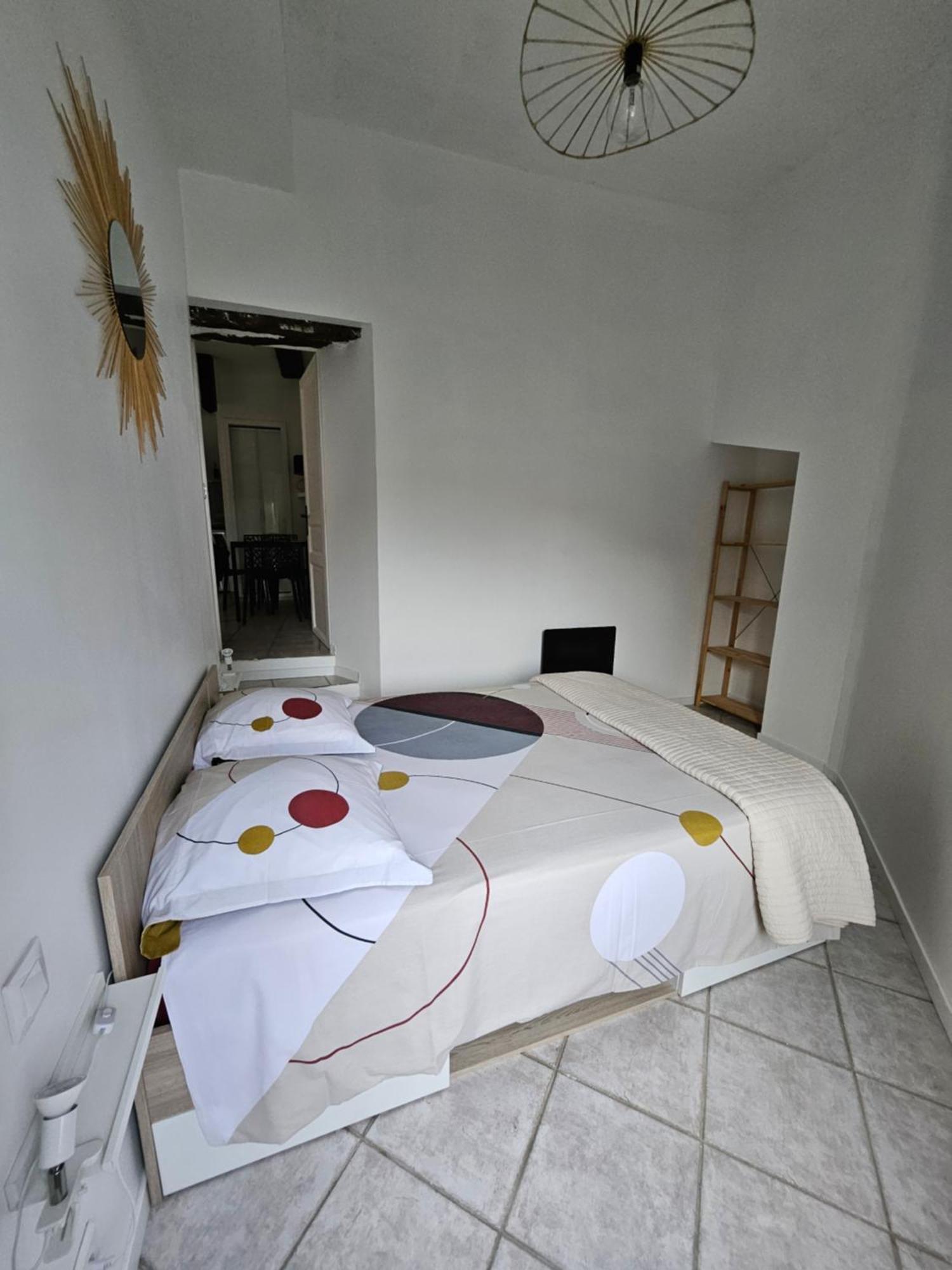 Appartement Dans Ancien Moulin A Huile Renove Грас Екстериор снимка