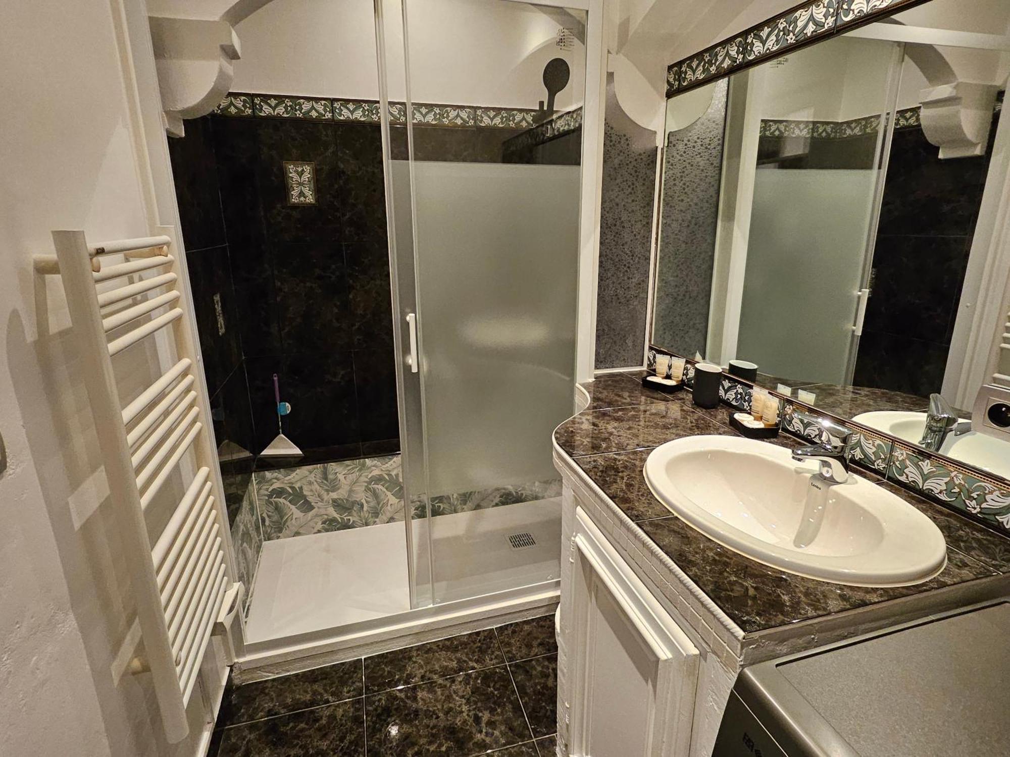 Appartement Dans Ancien Moulin A Huile Renove Грас Екстериор снимка